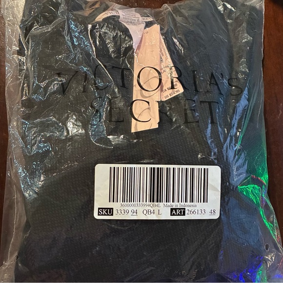 L VICTORIA'S SECRET Glow Waffle Short Sleeve Top & Short Set Comfy Cute NWT - Picture 3 of 3